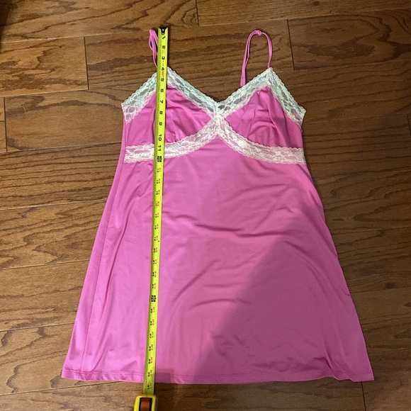 Kathryn pink lace Chemise- size medium - Picture 9 of 9